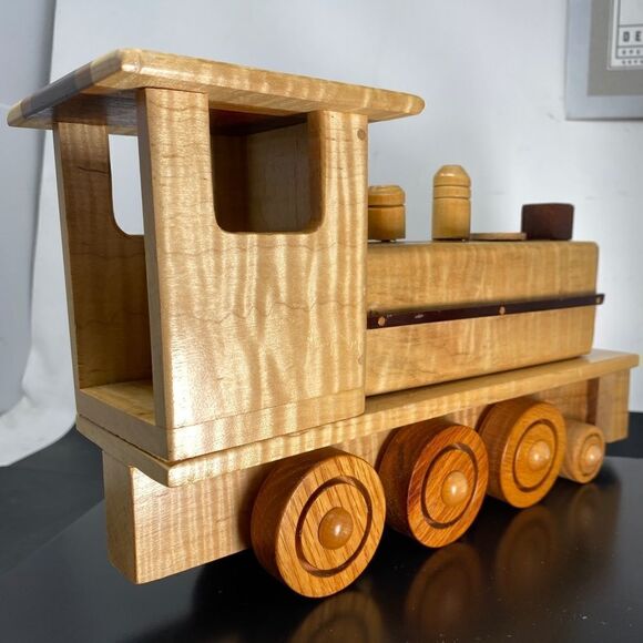 TOY TRAIN LOCOMOTIVE-by BATAVIA WOODEN TOYS - Picture 10 of 15